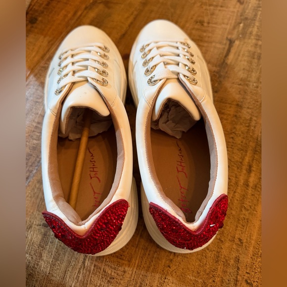 NEW Betsey Johnson White Sneakers with Red Heart - Picture 3 of 8